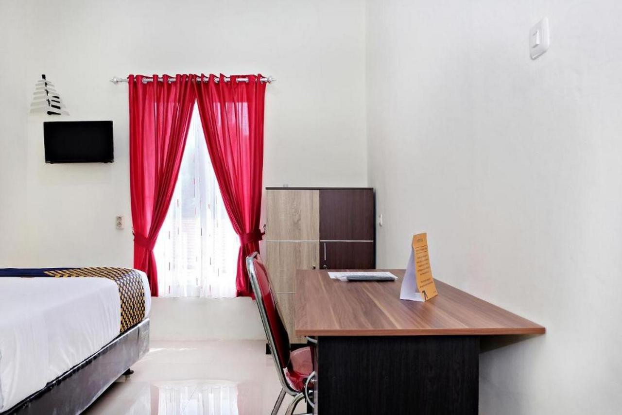Homestay Danesti Syariah Near Bandara Sultan Hasanuddin Macáçar Exterior foto
