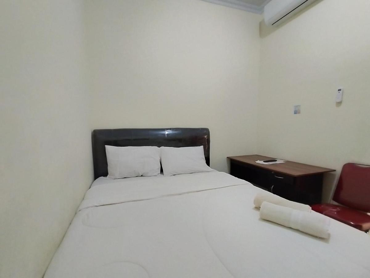 Homestay Danesti Syariah Near Bandara Sultan Hasanuddin Macáçar Exterior foto