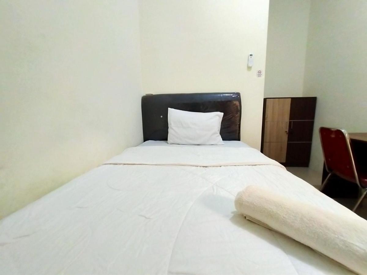 Homestay Danesti Syariah Near Bandara Sultan Hasanuddin Macáçar Exterior foto