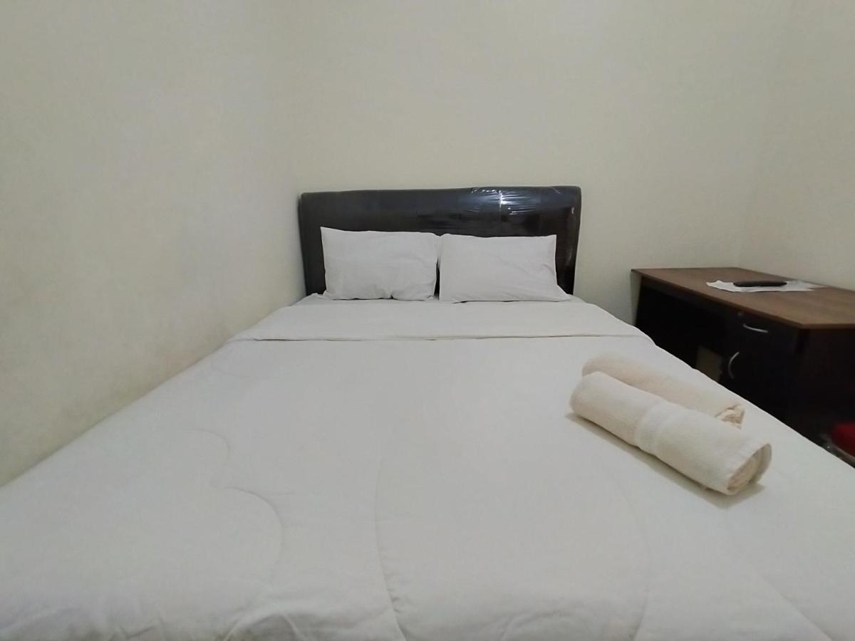 Homestay Danesti Syariah Near Bandara Sultan Hasanuddin Macáçar Exterior foto