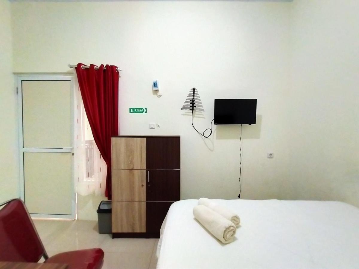 Homestay Danesti Syariah Near Bandara Sultan Hasanuddin Macáçar Exterior foto