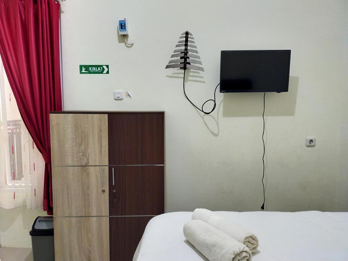 Homestay Danesti Syariah Near Bandara Sultan Hasanuddin Macáçar Exterior foto