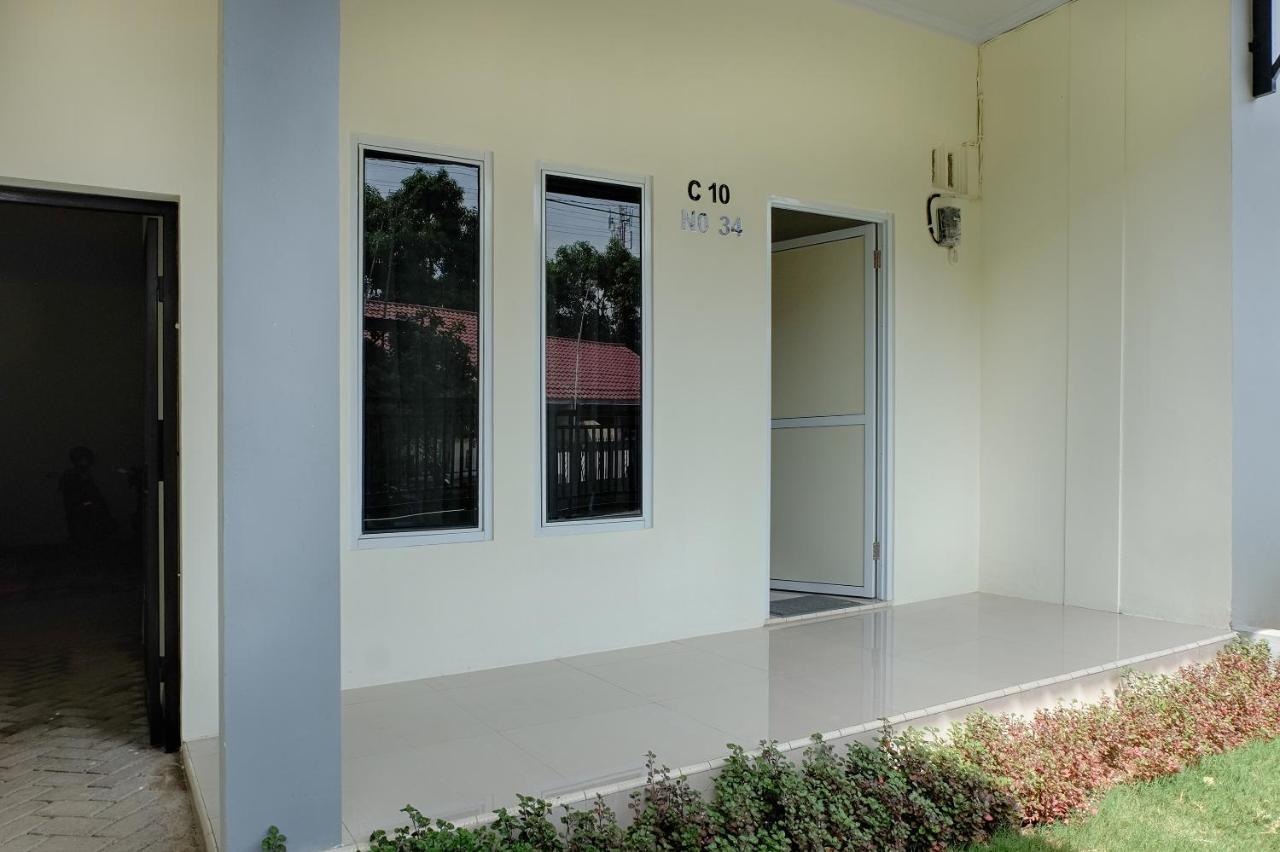 Homestay Danesti Syariah Near Bandara Sultan Hasanuddin Macáçar Exterior foto