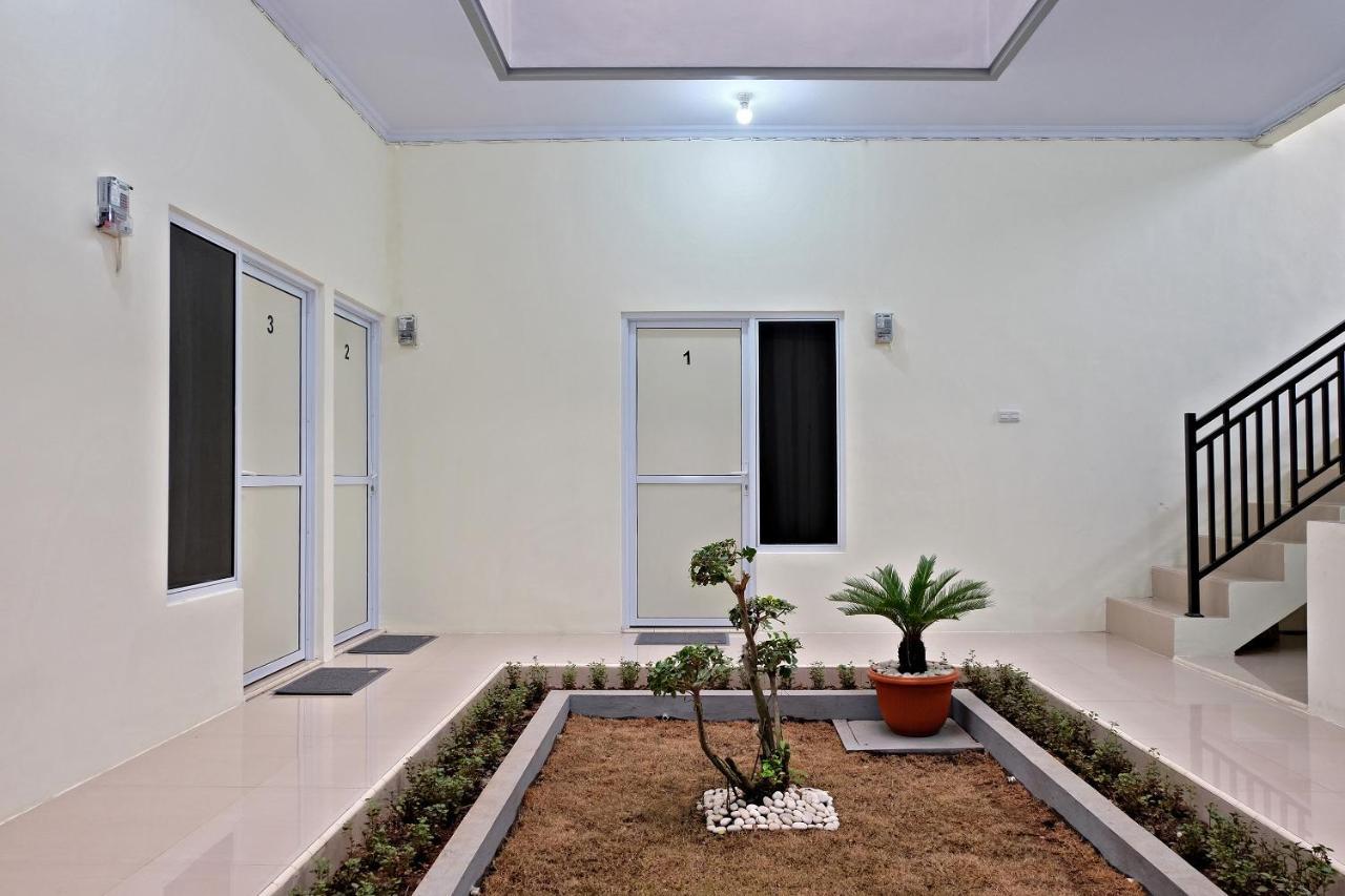 Homestay Danesti Syariah Near Bandara Sultan Hasanuddin Macáçar Exterior foto